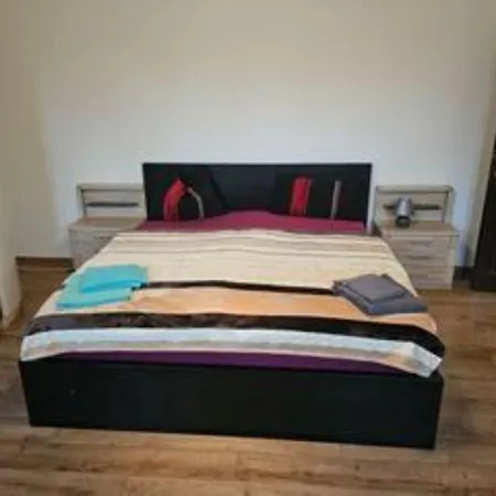 Schoene Vollausgestattete Monteurs- Gaestewohnung In Der Gartenstadt Und Naehe Geiseltalsee Fuer 2 Personen 2202 * Leuna