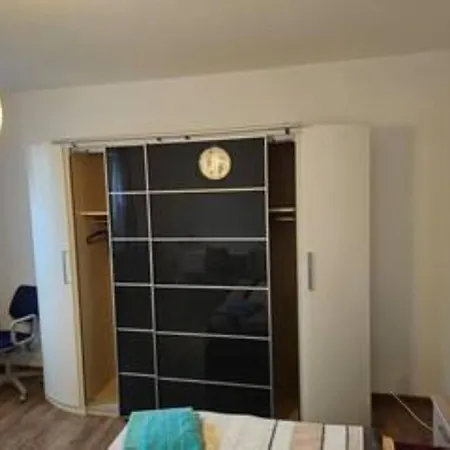 Schoene Vollausgestattete Monteurs- Gaestewohnung In Der Gartenstadt Und Naehe Geiseltalsee 2202