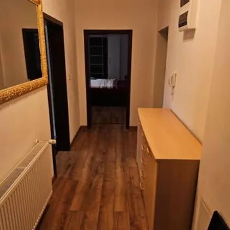 Schoene Vollausgestattete Monteurs- Gaestewohnung In Der Gartenstadt Und Naehe Geiseltalsee 2202 Apartment Leuna