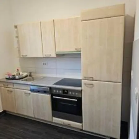 Schoene Vollausgestattete Monteurs- Gaestewohnung In Der Gartenstadt Und Naehe Geiseltalsee Fuer 2 Personen 2202 Leuna