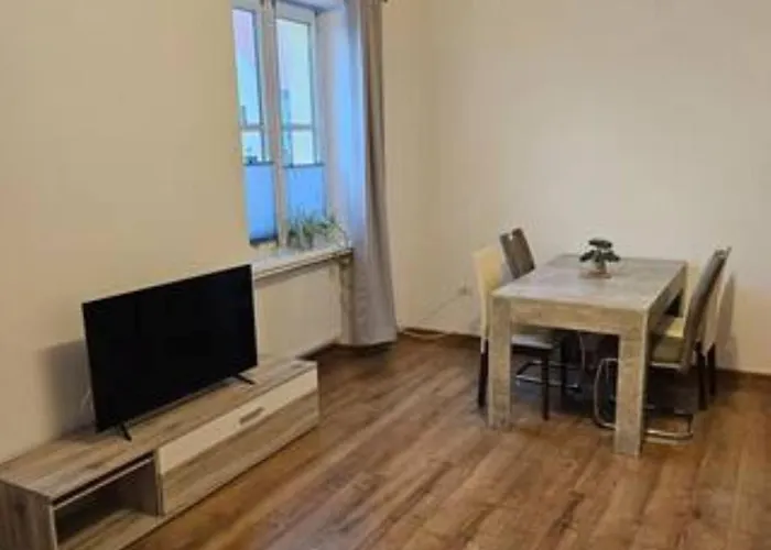 Apartment Schoene Vollausgestattete Monteurs- Gaestewohnung In Der Gartenstadt Und Naehe Geiseltalsee Fuer 2 Personen 2202