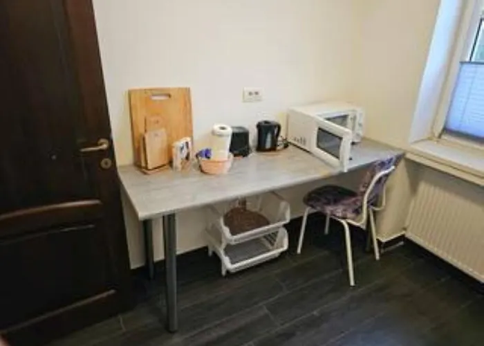 Apartment Schoene Vollausgestattete Monteurs- Gaestewohnung In Der Gartenstadt Und Naehe Geiseltalsee Fuer 2 Personen 2202