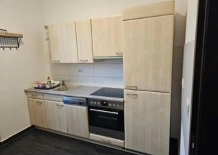 Schoene Vollausgestattete Monteurs- Gaestewohnung In Der Gartenstadt Und Naehe Geiseltalsee 2202 Leuna