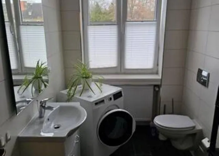 Schoene Vollausgestattete Monteurs- Gaestewohnung In Der Gartenstadt Und Naehe Geiseltalsee 2202 *